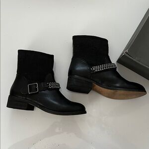 Loft chain strap, Moto boot